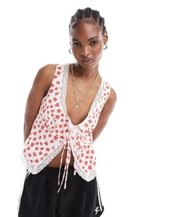 Glamorous Corset Detail Tie Front Top With Lace Trim In Red Daisy Print For Women White Red Daisy