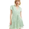 Glamorous V Neck Tie Waist Short Sleeve Mini Tea Dress In Green Daisy For Women