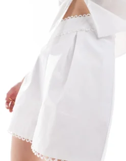 Glamorous High-waist Lace Edge Shorts In White For Women -Glamorous Shop 206681065 3