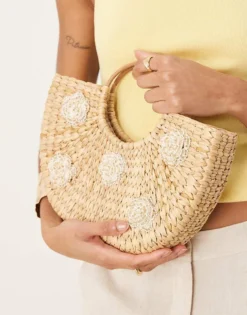 Glamorous Straw Top Handle Bag With Flower Embellishment In Natural For Women Nude