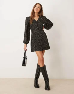 Glamorous Long Sleeve Mini Tea Dress With Tie Front In Black Cream Ditsy Floral For Women