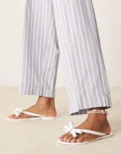 Glamorous Bow Flip Flops In White For Women -Glamorous Shop 207530333 4