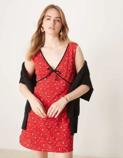 Glamorous V Neck Mini Dress With Bow In Red Ditsy Floral For Women -Glamorous Shop 207622529 1 redditsyfloral 1
