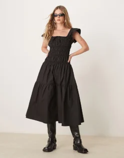 Glamorous Short Sleeve Shirred Poplin Midi Dress In Black For Women